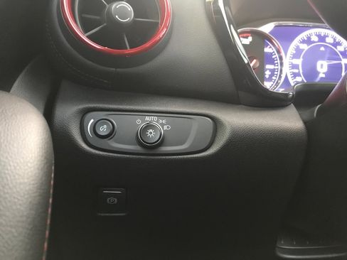 Certified 2022 Chevrolet Blazer RS w/ Enhanced Convenience Package image 19