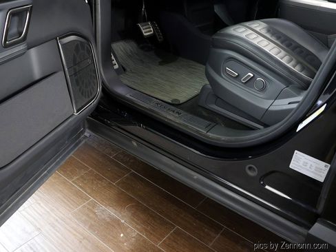 Used 2023 Rivian R1S Launch Edition image 28