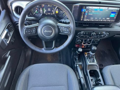 Used 2024 Jeep Wrangler Unlimited AWD/4WD image 22