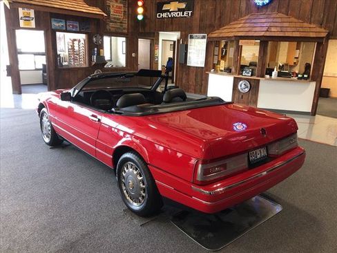 Used 1990 Cadillac Allante FWD image 3