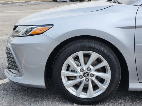 Used 2024 Toyota Camry LE image 6