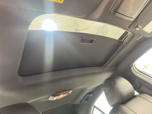 Used 2018 Ford Taurus Limited image 22