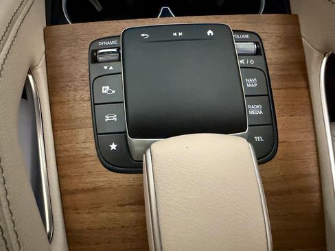 Used 2024 Mercedes-Benz GLE 350 4MATIC image 28