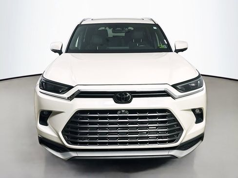 Used 2024 Toyota Grand Highlander AWD Hybrid image 2