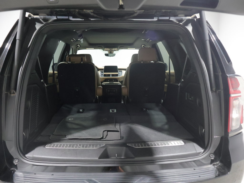 Used 2021 Chevrolet Tahoe Premier w/ Premium Package AWD/4WD image 5