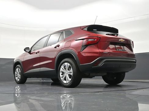 Used 2024 Chevrolet Trax LS FWD image 26