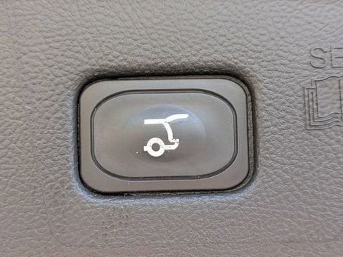 Used 2024 Ford Edge Titanium AWD/4WD image 14