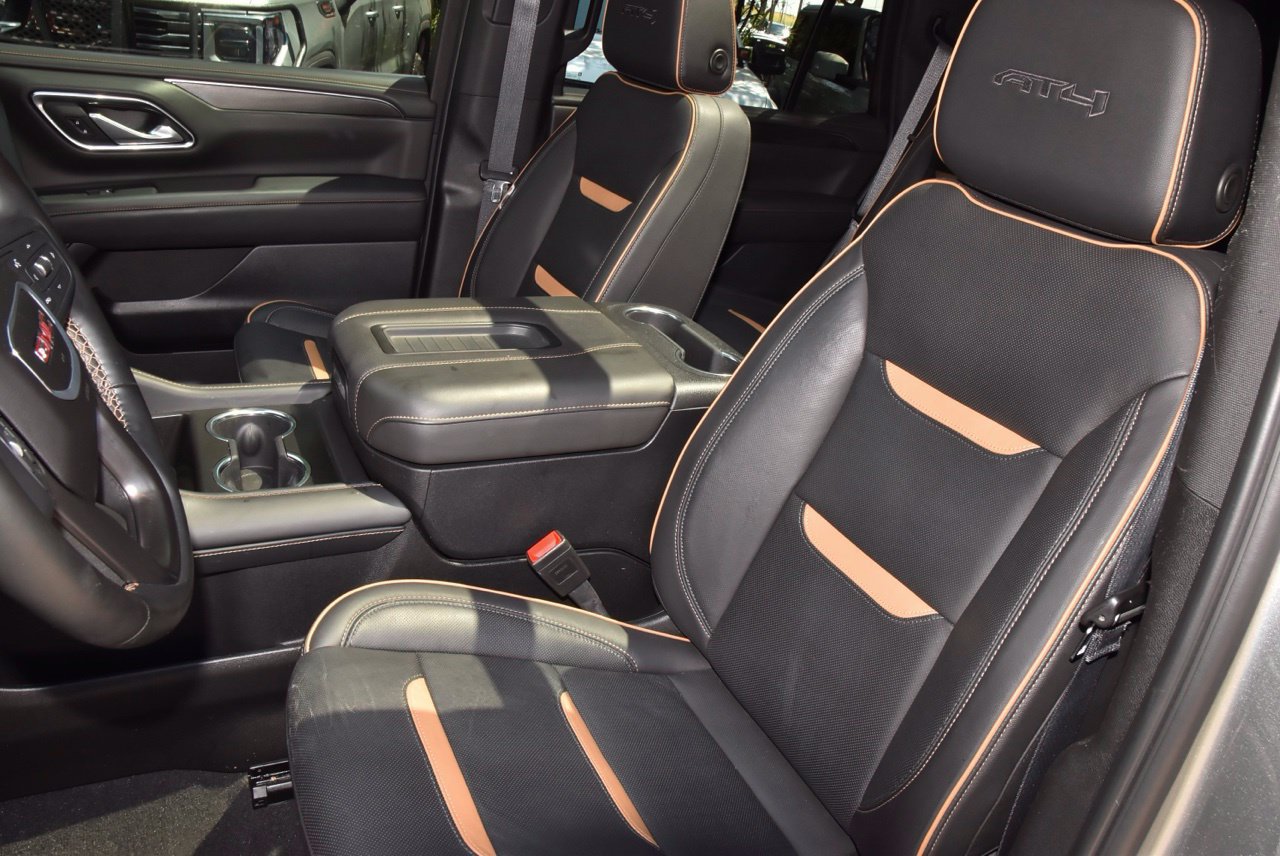 Used 2024 GMC Yukon AT4 w/ Technology Package AWD/4WD image 35