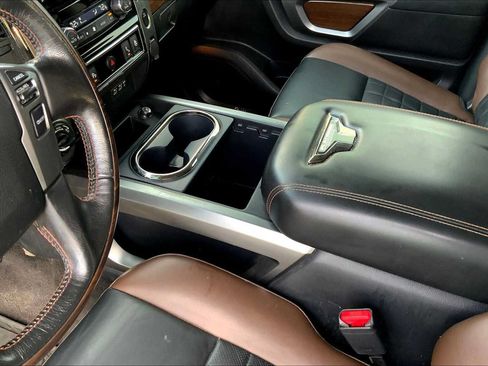 Used 2019 Nissan Titan Platinum Reserve AWD/4WD image 17