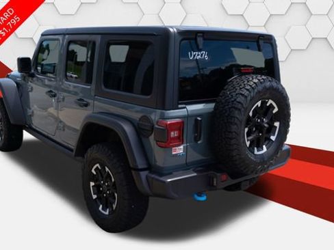 Used 2025 Jeep Wrangler Unlimited Rubicon 4xe w/ Convenience Group AWD/4WD image 3