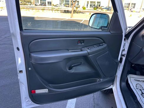 Used 2007 Chevrolet Silverado 2500 W/T image 10