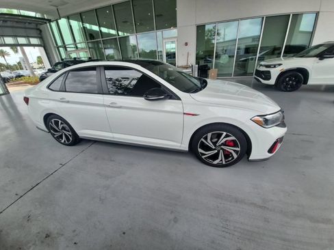 Used 2023 Volkswagen Jetta GLI Autobahn FWD image 2