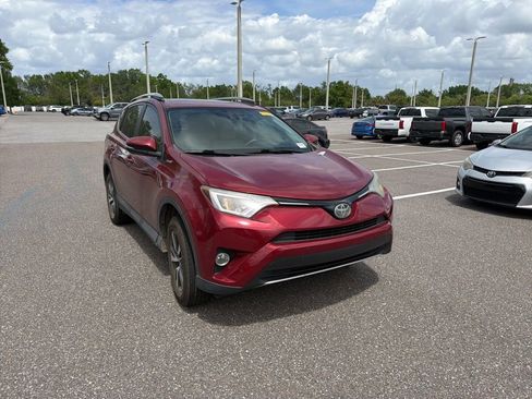 Used 2018 Toyota RAV4 XLE image 2