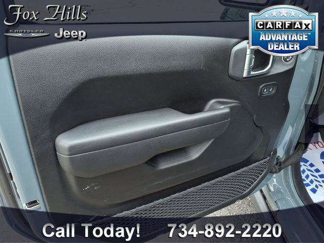 Certified 2025 Jeep Gladiator Sport AWD/4WD image 14