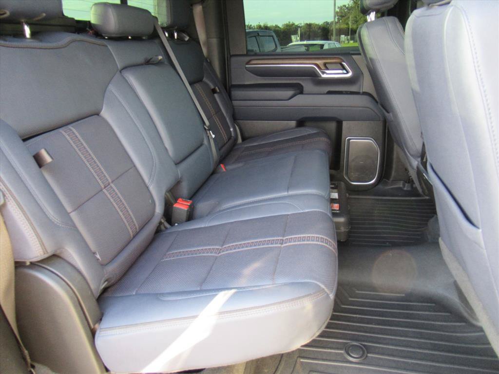 Used 2024 Chevrolet Silverado 2500 High Country w/ Technology Package AWD/4WD image 32