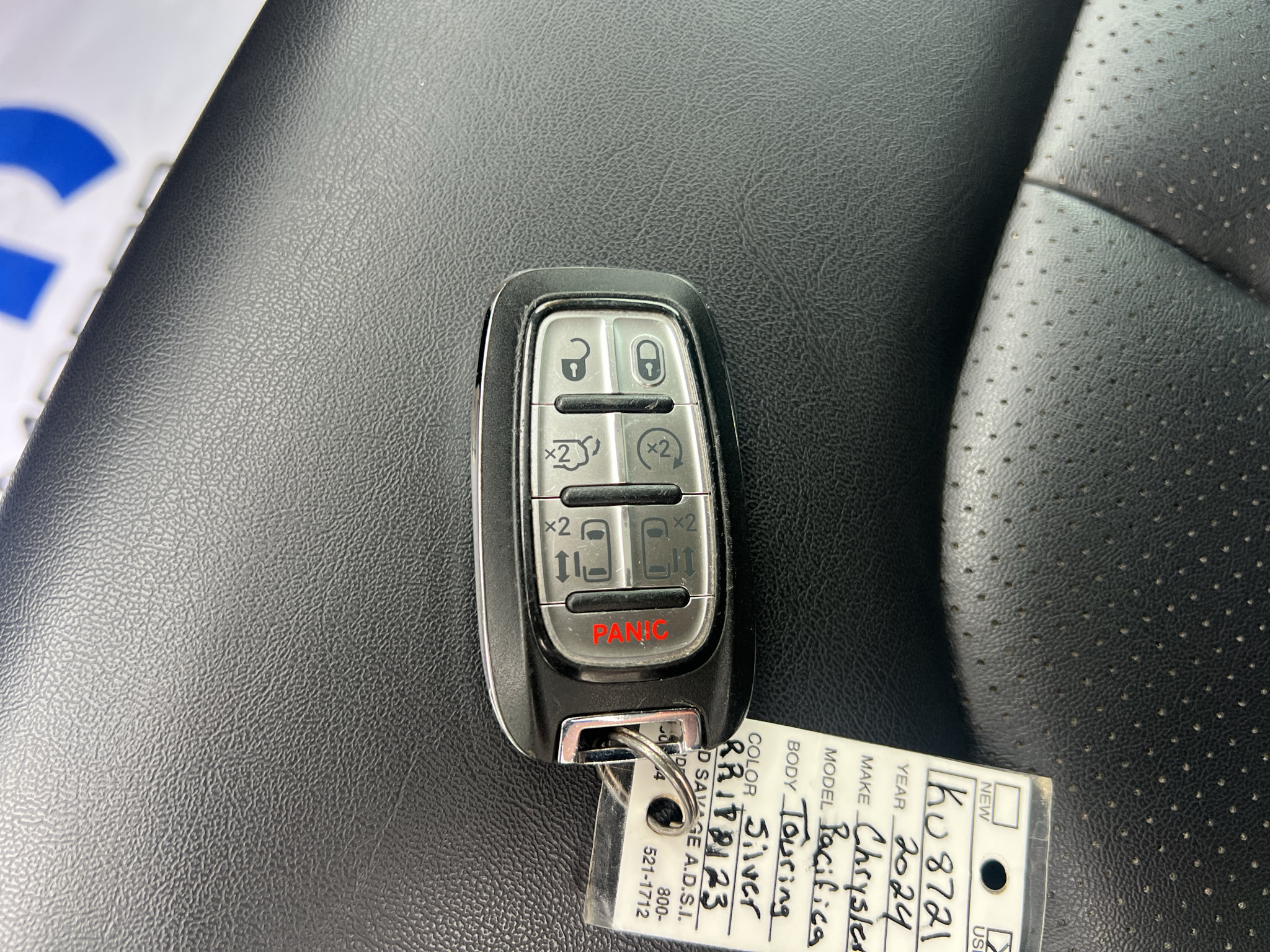 Used 2024 Chrysler Pacifica Touring-L FWD image 25