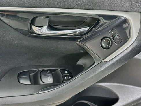 Used 2014 Nissan Altima 2.5 SV w/ Convenience Package FWD image 19