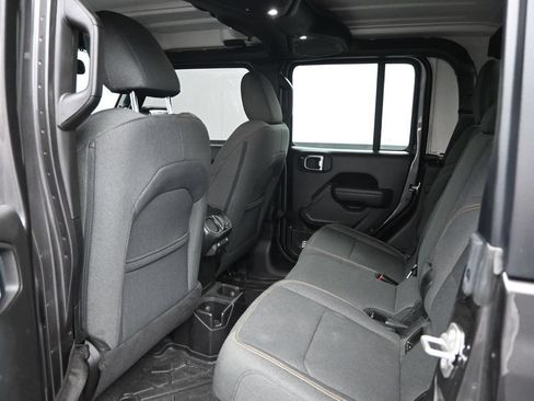 Used 2025 Jeep Gladiator Sport AWD/4WD image 24