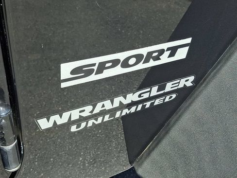 Used 2017 Jeep Wrangler Unlimited Sport AWD/4WD image 29