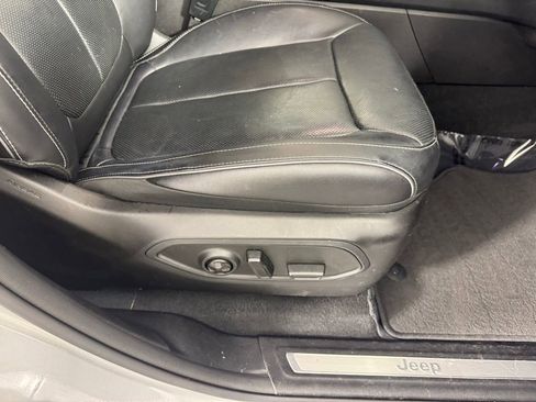 Used 2023 Jeep Grand Cherokee L Overland w/ Trailer Tow Group (B) image 36