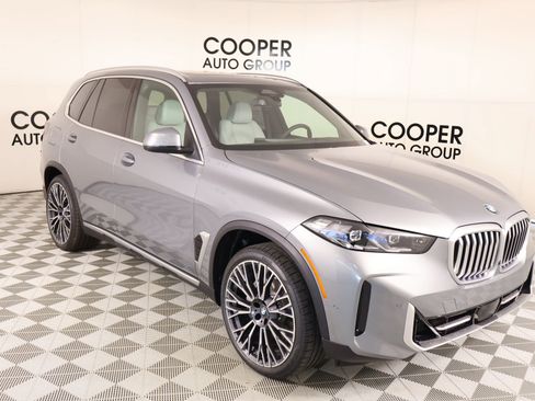 New 2026 BMW X5 xDrive40i w/ Premium Package AWD/4WD image 1