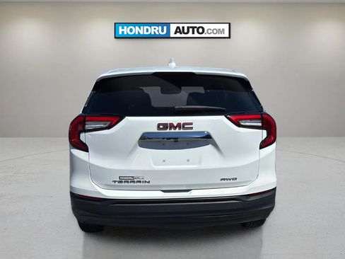 Used 2024 GMC Terrain SLE image 8