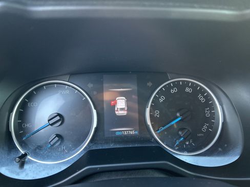 Used 2021 Toyota RAV4 LE image 7