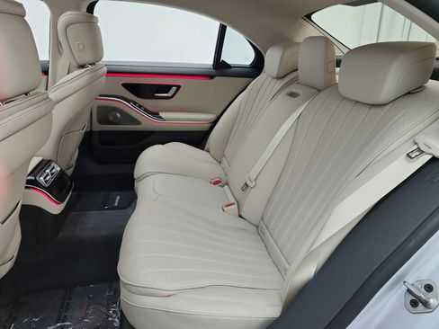 Certified 2022 Mercedes-Benz S 500 4MATIC image 16