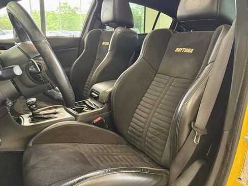 Used 2018 Dodge Charger R/T RWD image 14