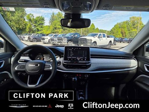 Used 2022 Jeep Compass Latitude AWD/4WD image 20