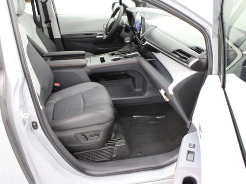 Used 2023 Toyota Sienna XSE w/ XSE Plus Package AWD/4WD image 40