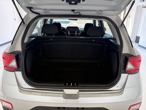 Used 2024 Hyundai Venue SEL FWD image 41