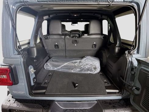 New 2026 Jeep Wrangler Unlimited Rubicon AWD/4WD image 24