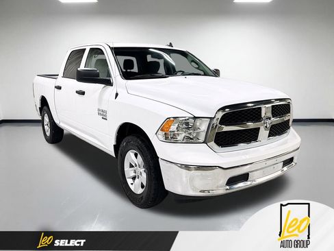Used 2023 RAM 1500 Classic SLT w/ Electronics Group AWD/4WD image 5