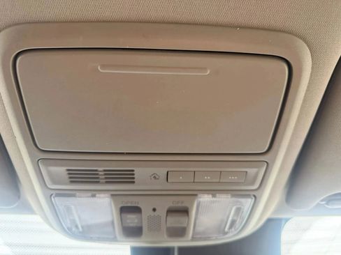 Used 2016 Honda Pilot Touring image 25