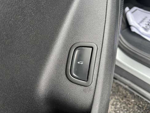 Certified 2025 Chevrolet Traverse LT image 23