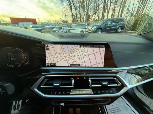 Used 2021 BMW X7 xDrive40i w/ M Sport Package image 12