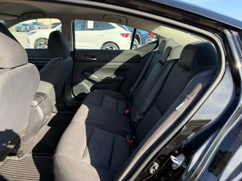 Used 2022 Nissan Altima 2.5 S image 5