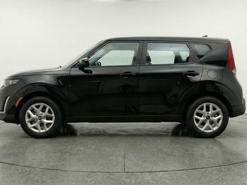 Used 2025 Kia Soul LX w/ LX Technology Package FWD image 5