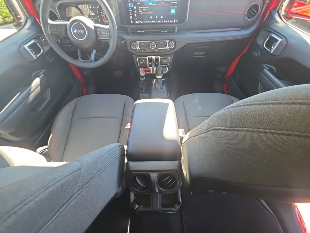Used 2026 Jeep Wrangler Unlimited Rubicon AWD/4WD image 32