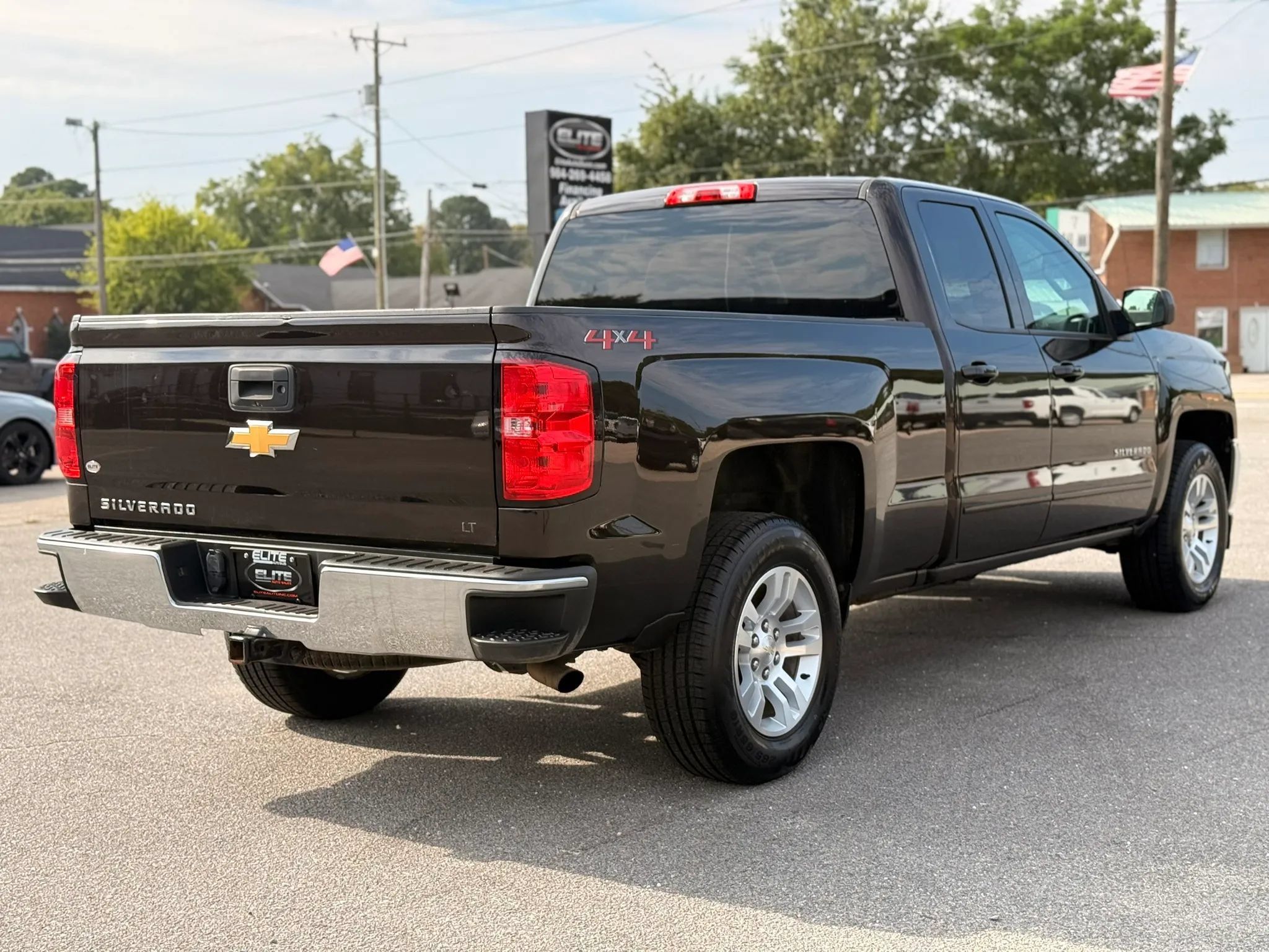 Used 2018 Chevrolet Silverado 1500 LT w/ All Star Edition AWD/4WD image 9