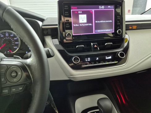 Used 2022 Toyota Corolla SE FWD image 18