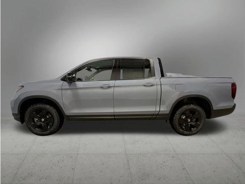 New 2026 Honda Ridgeline Black Edition image 2