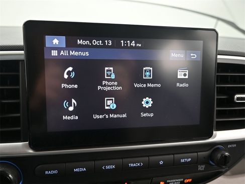 Used 2023 Hyundai Venue SEL image 21