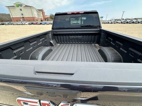 New 2026 GMC Sierra 2500 SLT w/ Texas SLT Premium Package AWD/4WD image 6