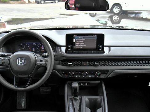 Used 2025 Honda Accord SE image 35