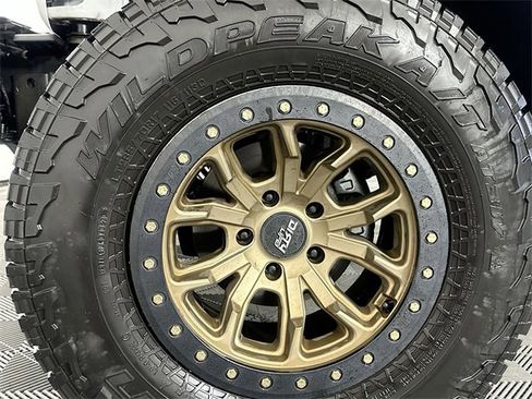 Used 2017 Jeep Wrangler Unlimited Rubicon image 30