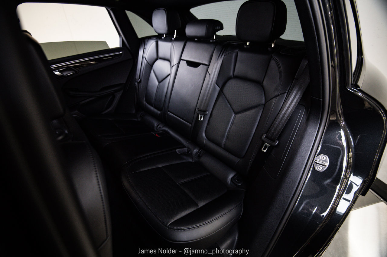 Certified 2023 Porsche Macan AWD/4WD image 24