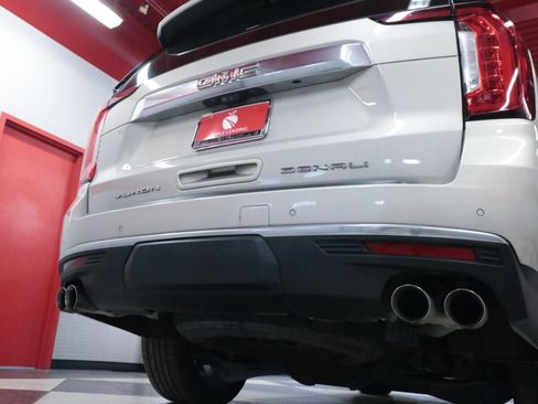 Used 2022 GMC Yukon Denali w/ Denali Premium Package image 34