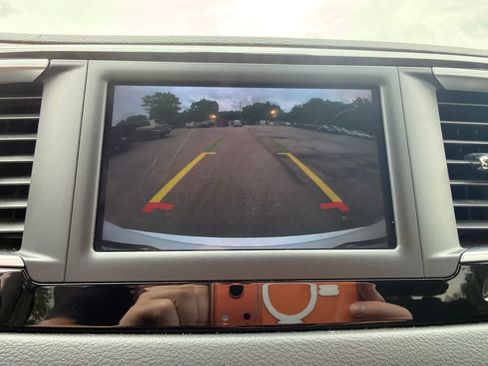 Used 2023 Chrysler Voyager LX FWD image 17